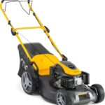 Stiga Combi 53 S a Benzin-Rasenmäher, 166 cm³, 51 cm, 60 L Fangkorb – Selbstfahrend, 3-in-1 Mähsystem – Rasenflächen bis 1.800 m²